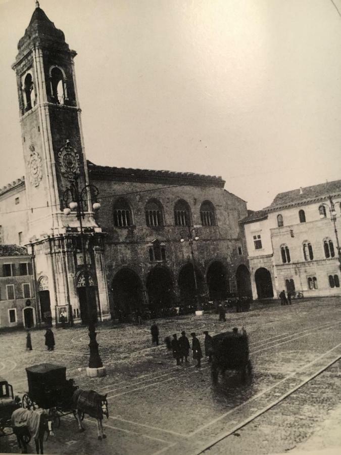Res. Centro Storico Appartement Fano Buitenkant foto